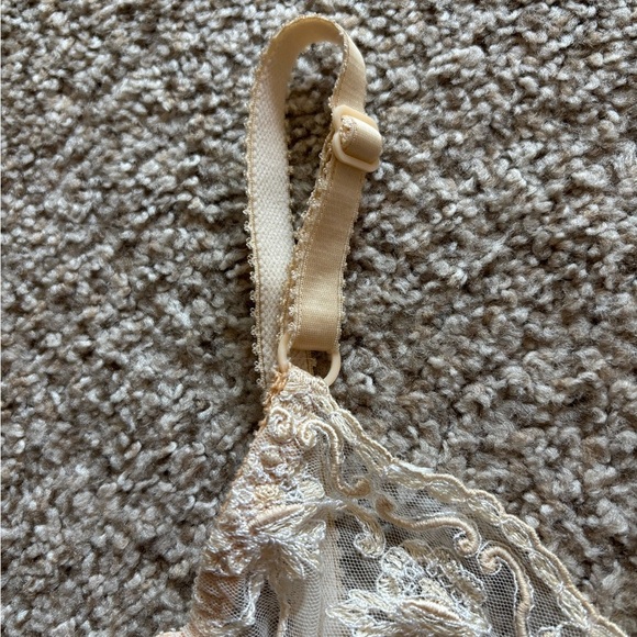 Vintage Valentino Intimo Elegant Lace Sheer Bra | 34C | feminine - Picture 3 of 7